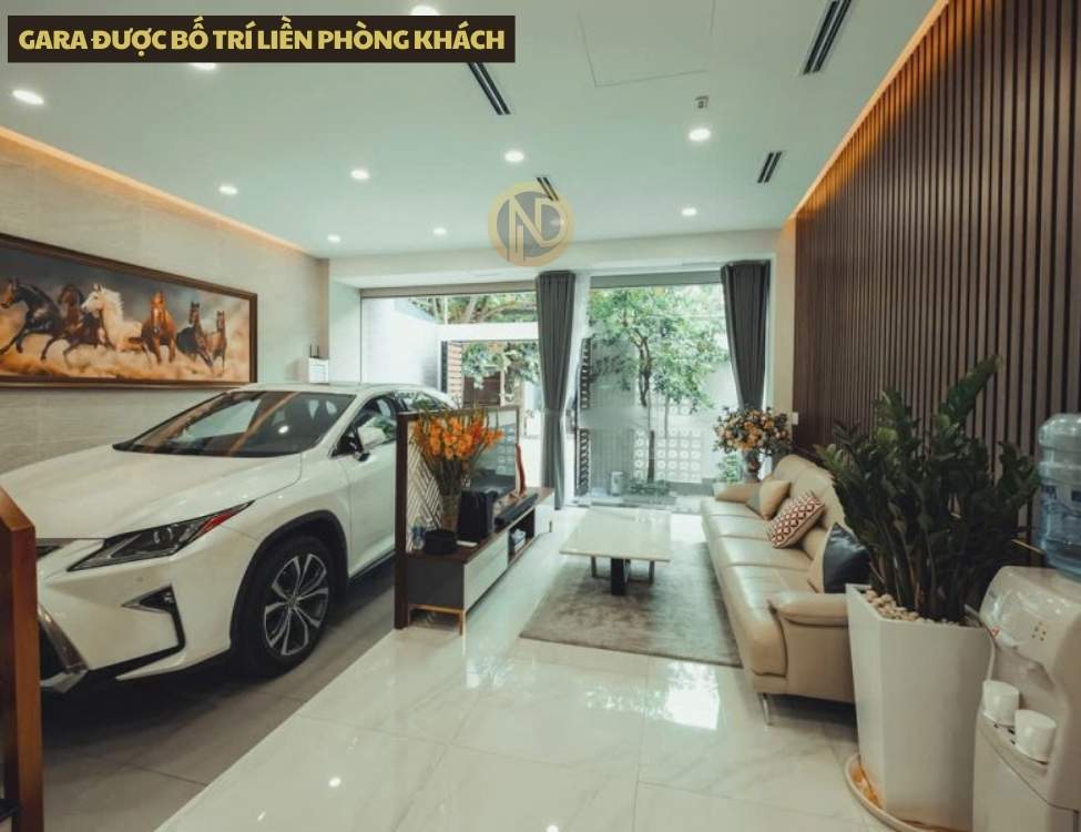 Gara được bố trí liền phòng khách