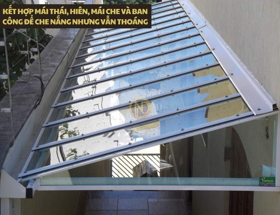 Kết hợp mái Thái, hiên, mái che và ban công để che nắng nhưng vẫn thoáng