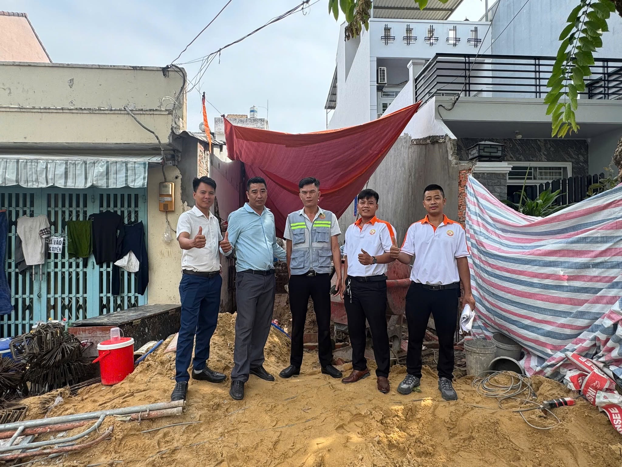 KHỞI CÔNG XÂY DỰNG NHÀ Ở CHO GIA ĐÌNH ANH/CHỊ NGUYỄN XUÂN QUÝ