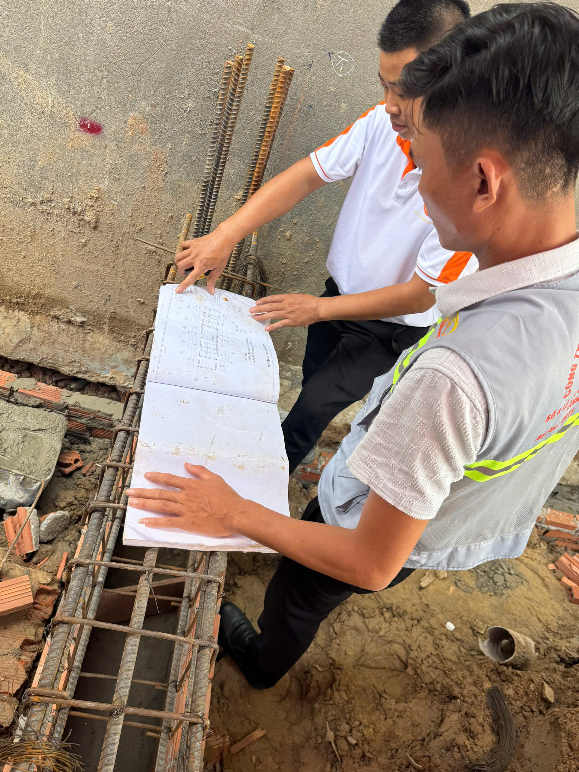 Nhật ký xây dựng nhà phố Quận 9 - Đổ bê tông sàn tầng trệt