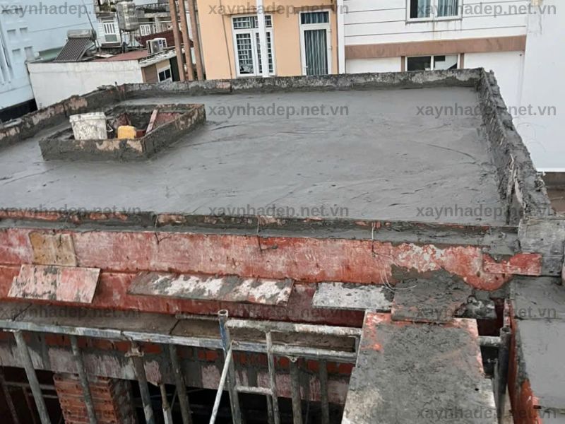 Lễ cúng cất nóc công trình nhà anh Vui tại Quận 12