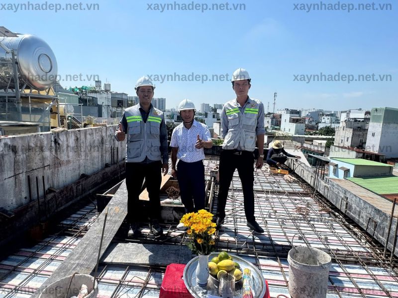 Lễ cúng cất nóc nhà chị Thi tại Thủ Đức