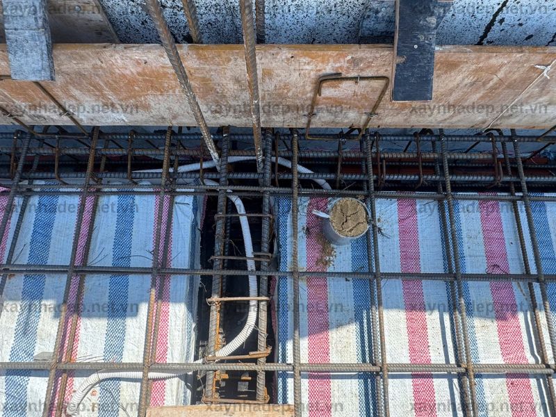 Lễ cúng cất nóc nhà chị Thi tại Thủ Đức