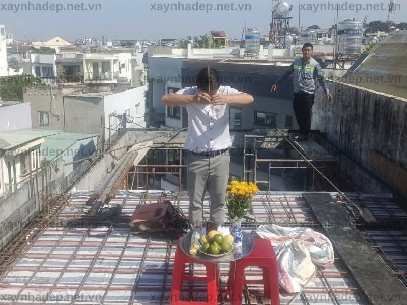 Lễ cúng cất nóc nhà chị Thi tại Thủ Đức